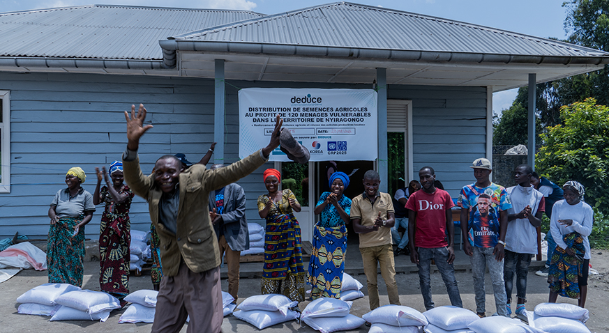 Nyiragongo : L’ONG DEDUCE lance la distribution préliminaire de semences agricoles pour renforcer la résilience des habitants dans le cadre du projet REVIVE